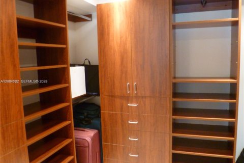 Condominio en venta en Aventura, Florida, 2 dormitorios, 125.7 m2 № 2065834 - foto 6