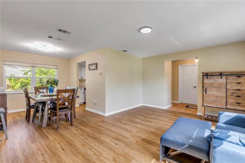 Casa en venta en New Smyrna Beach, Florida, 3 dormitorios, 145.86 m2 № 2145519 - foto 16
