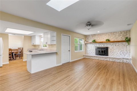 Casa en venta en New Smyrna Beach, Florida, 3 dormitorios, 145.86 m2 № 2145519 - foto 7