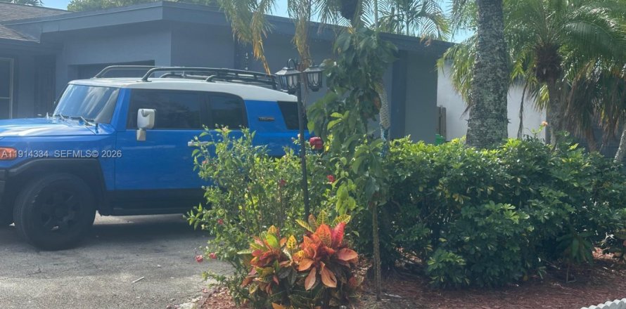 Casa en Sunrise, Florida 4 dormitorios, 152.55 m2 № 2088750