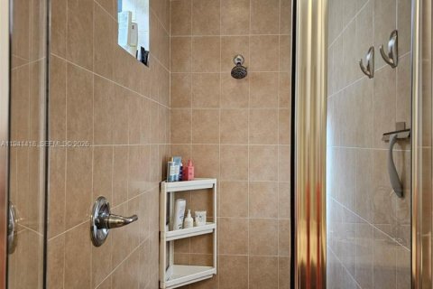 Copropriété à louer à Sunrise, Floride: 2 chambres, 107.67 m2 № 1999197 - photo 15