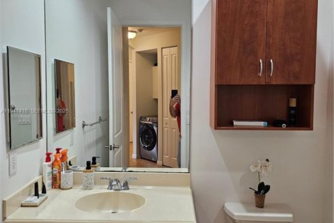 Copropriété à louer à Sunrise, Floride: 2 chambres, 107.67 m2 № 1999197 - photo 18