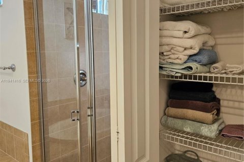 Copropriété à louer à Sunrise, Floride: 2 chambres, 107.67 m2 № 1999197 - photo 14