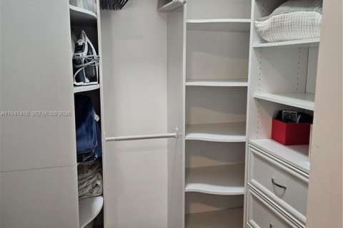 Copropriété à louer à Sunrise, Floride: 2 chambres, 107.67 m2 № 1999197 - photo 11