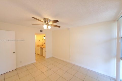 Купить кондоминиум в Лодерхилл, Флорида 1 спальня, 74.32м2, № 1985564 - фото 10