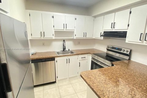 Купить кондоминиум в Лодерхилл, Флорида 1 спальня, 74.32м2, № 1985564 - фото 2