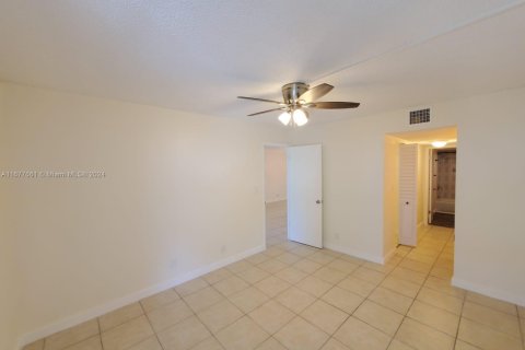 Купить кондоминиум в Лодерхилл, Флорида 1 спальня, 74.32м2, № 1985564 - фото 9