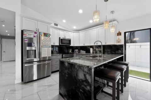 Villa ou maison à vendre à Boca Raton, Floride: 4 chambres, 174.1 m2 № 2417379 - photo 21