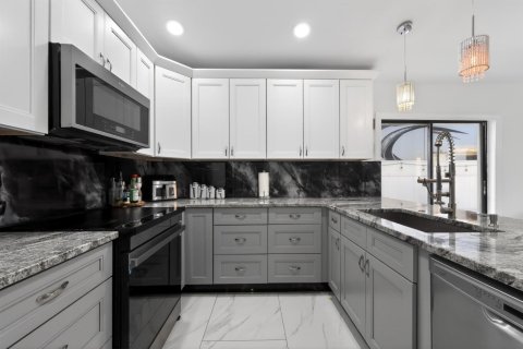 Villa ou maison à vendre à Boca Raton, Floride: 4 chambres, 174.1 m2 № 2417379 - photo 23