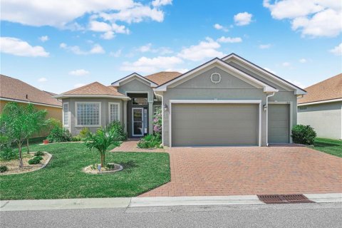 House in Winter Haven, Florida 3 bedrooms, 214.79 sq.m. № 2395892