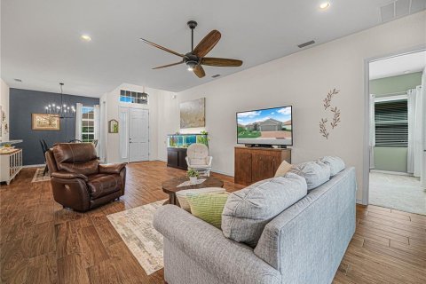House in Winter Haven, Florida 3 bedrooms, 214.79 sq.m. № 2395892 - photo 8
