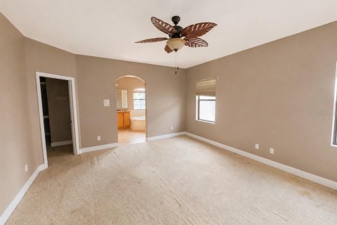 Casa en venta en Kissimmee, Florida, 5 dormitorios, 291.71 m2 № 2201101 - foto 6