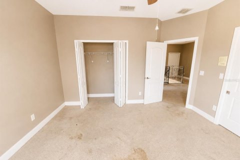 Casa en venta en Kissimmee, Florida, 5 dormitorios, 291.71 m2 № 2201101 - foto 11