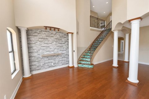 Casa en venta en Kissimmee, Florida, 5 dormitorios, 291.71 m2 № 2201101 - foto 3