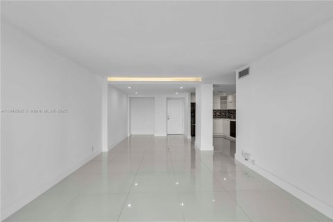 Copropriété à vendre à Sunny Isles Beach, Floride: 2 chambres, 126.07 m2 № 1836066 - photo 5
