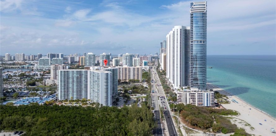Condo à Sunny Isles Beach, Floride, 2 chambres  № 1836066