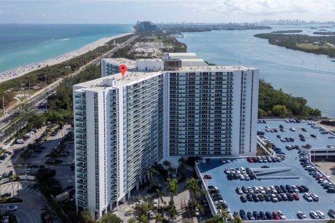 Copropriété à vendre à Sunny Isles Beach, Floride: 2 chambres, 126.07 m2 № 1836066 - photo 16