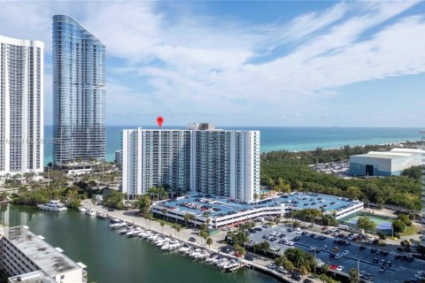 Copropriété à vendre à Sunny Isles Beach, Floride: 2 chambres, 126.07 m2 № 1836066 - photo 26