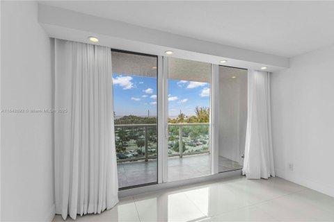 Copropriété à vendre à Sunny Isles Beach, Floride: 2 chambres, 126.07 m2 № 1836066 - photo 4