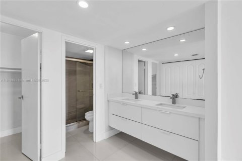 Copropriété à vendre à Sunny Isles Beach, Floride: 2 chambres, 126.07 m2 № 1836066 - photo 23