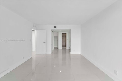 Copropriété à vendre à Sunny Isles Beach, Floride: 2 chambres, 126.07 m2 № 1836066 - photo 9