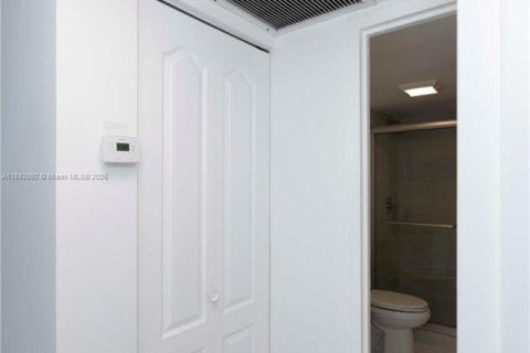 Copropriété à vendre à Sunny Isles Beach, Floride: 2 chambres, 126.07 m2 № 1836066 - photo 22