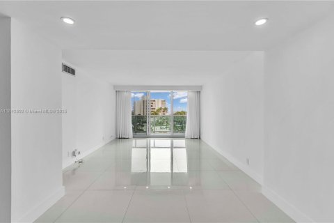 Copropriété à vendre à Sunny Isles Beach, Floride: 2 chambres, 126.07 m2 № 1836066 - photo 30