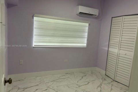 Villa ou maison à louer à Miami, Floride: 4 chambres, 174.28 m2 № 2023968 - photo 18