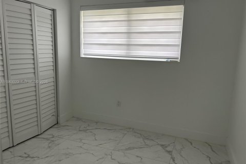 Villa ou maison à louer à Miami, Floride: 4 chambres, 174.28 m2 № 2023968 - photo 20