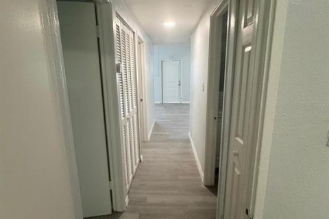 Casa en alquiler en Orlando, Florida, 4 dormitorios, 97.83 m2 № 1767137 - foto 19