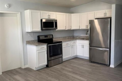 Casa en alquiler en Orlando, Florida, 4 dormitorios, 97.83 m2 № 1767137 - foto 14