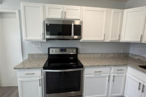 Casa en alquiler en Orlando, Florida, 4 dormitorios, 97.83 m2 № 1767137 - foto 11