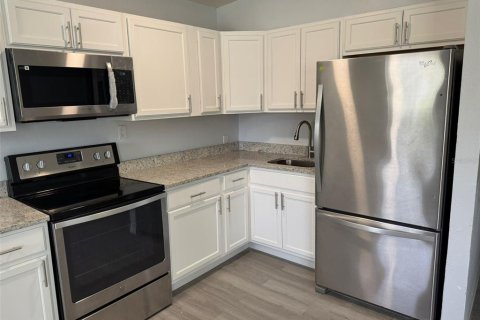 Casa en alquiler en Orlando, Florida, 4 dormitorios, 97.83 m2 № 1767137 - foto 10