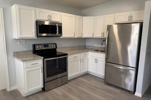 Casa en alquiler en Orlando, Florida, 4 dormitorios, 97.83 m2 № 1767137 - foto 3