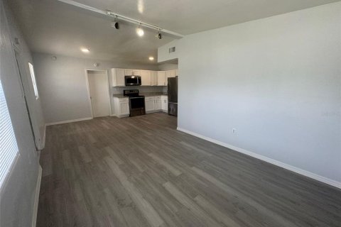 Casa en alquiler en Orlando, Florida, 4 dormitorios, 97.83 m2 № 1767137 - foto 5