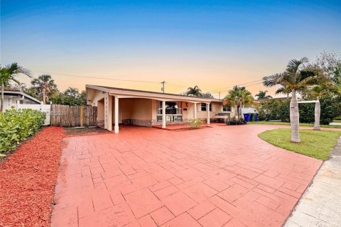 House in Fort Lauderdale, Florida 4 bedrooms, 148.46 sq.m. № 2002882 - photo 17