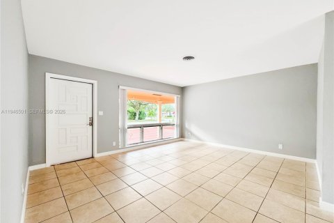 House in Fort Lauderdale, Florida 4 bedrooms, 148.46 sq.m. № 2002882 - photo 21