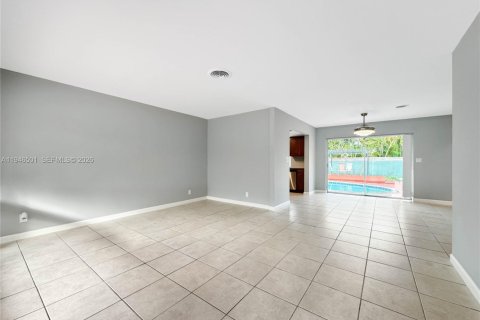 House in Fort Lauderdale, Florida 4 bedrooms, 148.46 sq.m. № 2002882 - photo 23