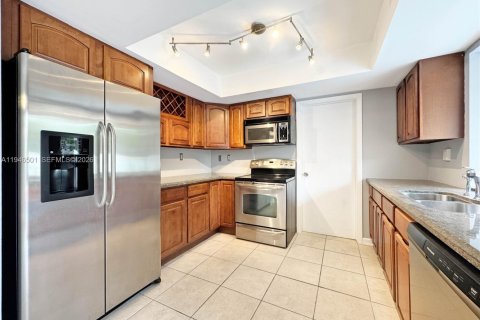 House in Fort Lauderdale, Florida 4 bedrooms, 148.46 sq.m. № 2002882 - photo 27