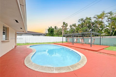 House in Fort Lauderdale, Florida 4 bedrooms, 148.46 sq.m. № 2002882 - photo 16