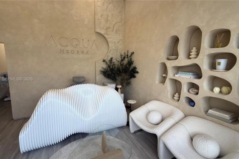 Commercial property in Sweetwater, Florida № 2069583