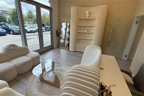 Commercial property in Sweetwater, Florida № 2069583 - photo 2