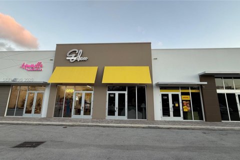 Commercial property in Sweetwater, Florida № 2069583 - photo 18