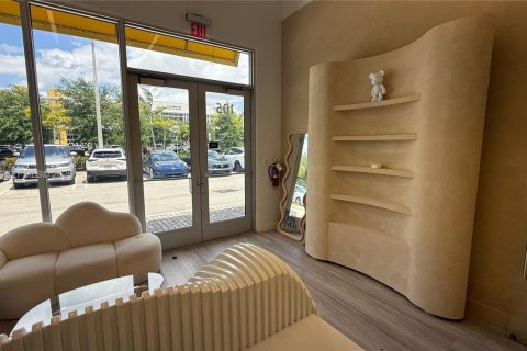 Commercial property in Sweetwater, Florida № 2069583 - photo 7