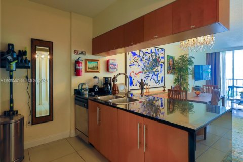 Condominio en alquiler en Miami, Florida, 1 dormitorio, 73.49 m2 № 2152666 - foto 20