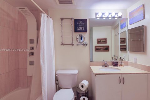 Condominio en alquiler en Miami, Florida, 1 dormitorio, 73.49 m2 № 2152666 - foto 22