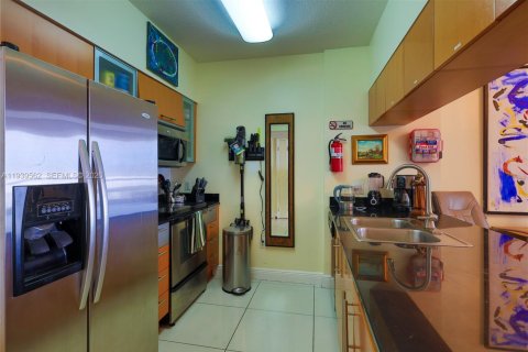 Condominio en alquiler en Miami, Florida, 1 dormitorio, 73.49 m2 № 2152666 - foto 7