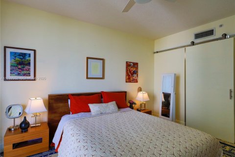 Condominio en alquiler en Miami, Florida, 1 dormitorio, 73.49 m2 № 2152666 - foto 13