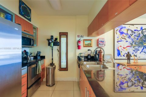 Condominio en alquiler en Miami, Florida, 1 dormitorio, 73.49 m2 № 2152666 - foto 5
