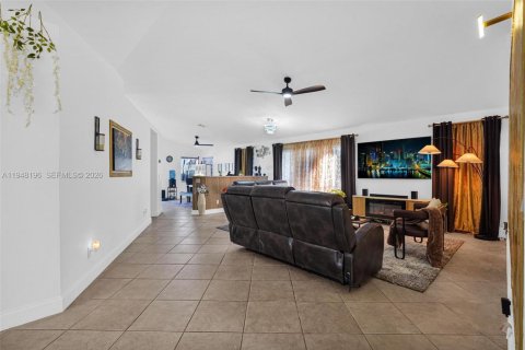 Villa ou maison à vendre à Pembroke Pines, Floride: 3 chambres, 163.88 m2 № 2005475 - photo 28